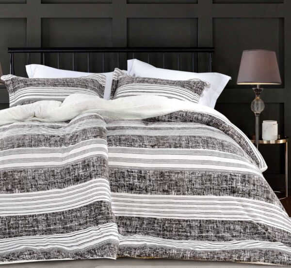 Premium Comforter Set – Stripes & Black