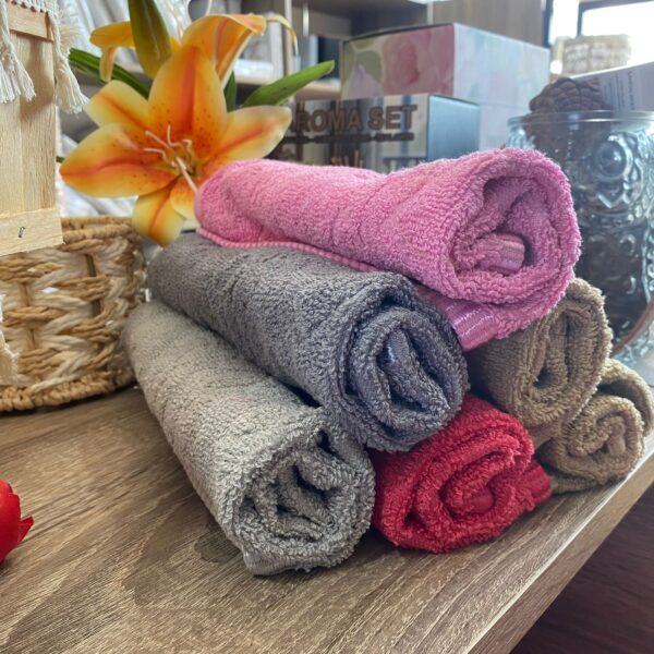 Premium  Towel Set of 3 - Flory - Image 2