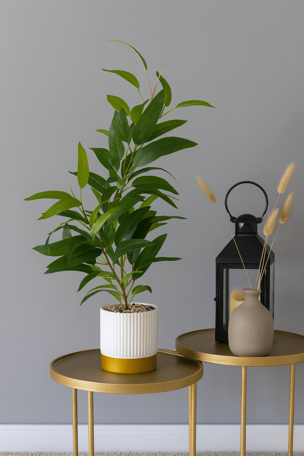 Luxurious Artificial Plant - Glossy Green Leaves